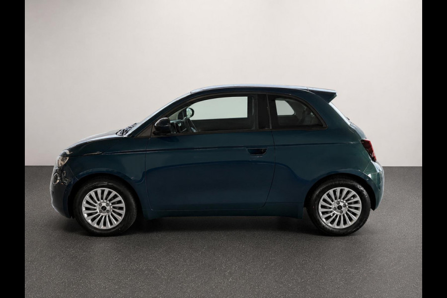Fiat 500E 42 kWh DEMO ! Navigatie by Apple Carplay Android Auto camera Parkeersensoren rondom Dodehoekdetectie Cruise Control Stoelverwarming Keyless Entry Climate Control