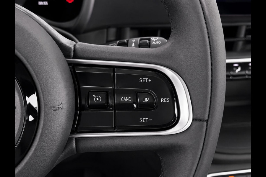 Fiat 500E 42 kWh DEMO ! Navigatie by Apple Carplay Android Auto camera Parkeersensoren rondom Dodehoekdetectie Cruise Control Stoelverwarming Keyless Entry Climate Control