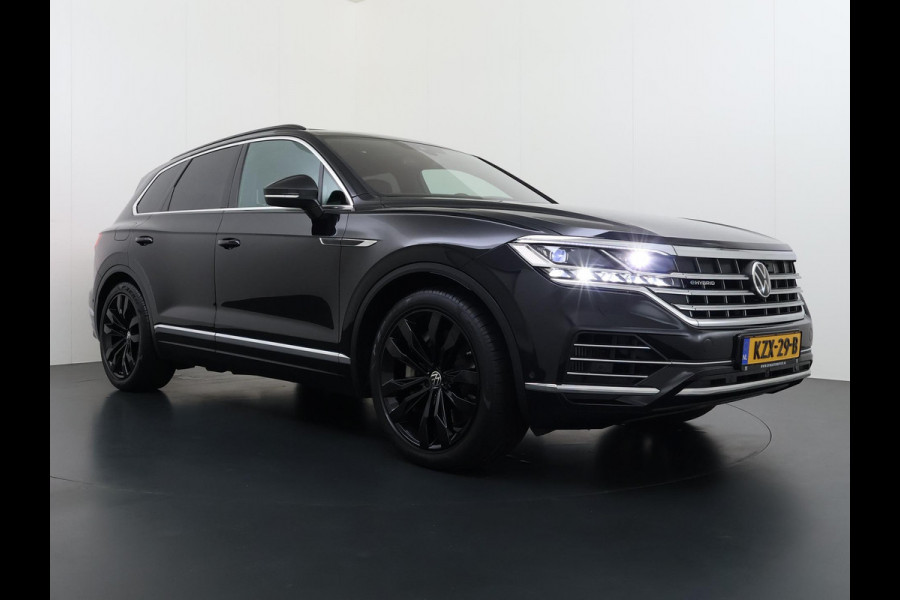 Volkswagen Touareg 3.0 TSI Elegance LUCHTVERING| ELEK. TREKHAAK| LEDER| PANO | STOELVENTILATIE + MASSAGE| ACHTERBANK VERWARMD| MEMORY STOEL| 360 CAMERA| MEGA VOL!| RIJKLAAR!! |