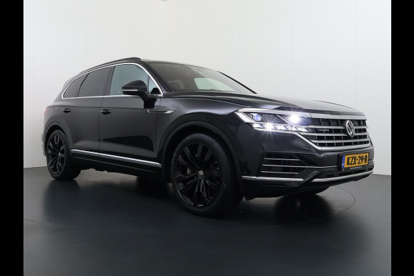 Volkswagen Touareg 3.0 TSI Elegance LUCHTVERING| ELEK. TREKHAAK| LEDER| PANO | STOELVENTILATIE + MASSAGE| ACHTERBANK VERWARMD| MEMORY STOEL| 360 CAMERA| MEGA VOL!| RIJKLAAR!! |
