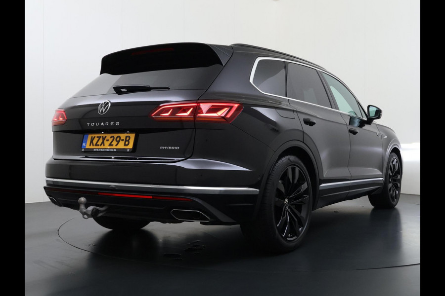 Volkswagen Touareg 3.0 TSI Elegance LUCHTVERING| ELEK. TREKHAAK| LEDER| PANO | STOELVENTILATIE + MASSAGE| ACHTERBANK VERWARMD| MEMORY STOEL| 360 CAMERA| MEGA VOL!| RIJKLAAR!! |