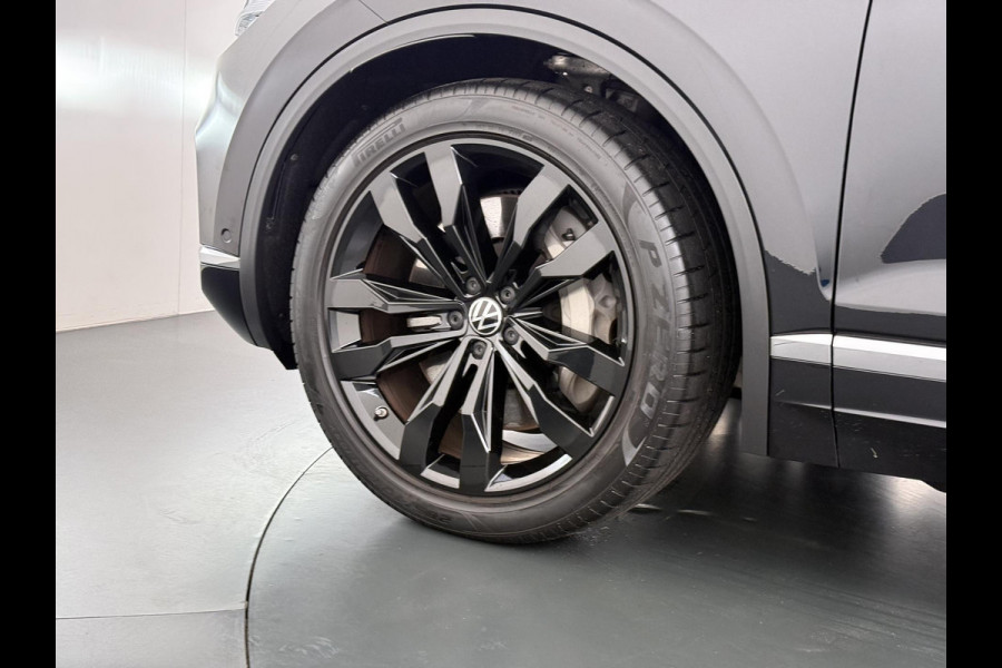 Volkswagen Touareg 3.0 TSI Elegance LUCHTVERING| ELEK. TREKHAAK| LEDER| PANO | STOELVENTILATIE + MASSAGE| ACHTERBANK VERWARMD| MEMORY STOEL| 360 CAMERA| MEGA VOL!| RIJKLAAR!! |