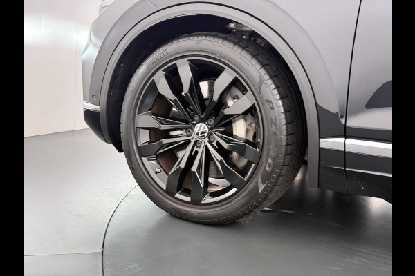 Volkswagen Touareg 3.0 TSI Elegance LUCHTVERING| ELEK. TREKHAAK| LEDER| PANO | STOELVENTILATIE + MASSAGE| ACHTERBANK VERWARMD| MEMORY STOEL| 360 CAMERA| MEGA VOL!| RIJKLAAR!! |