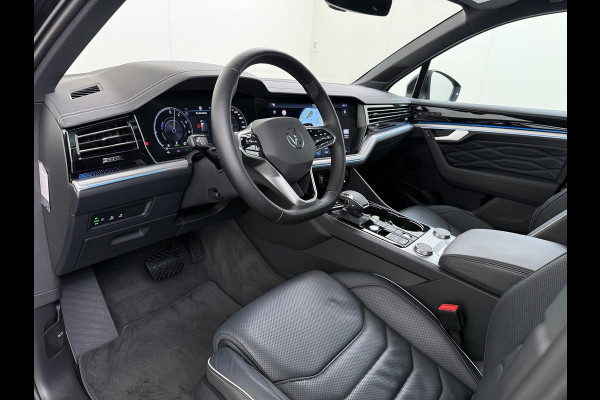 Volkswagen Touareg 3.0 TSI Elegance LUCHTVERING| ELEK. TREKHAAK| LEDER| PANO | STOELVENTILATIE + MASSAGE| ACHTERBANK VERWARMD| MEMORY STOEL| 360 CAMERA| MEGA VOL!| RIJKLAAR!! |