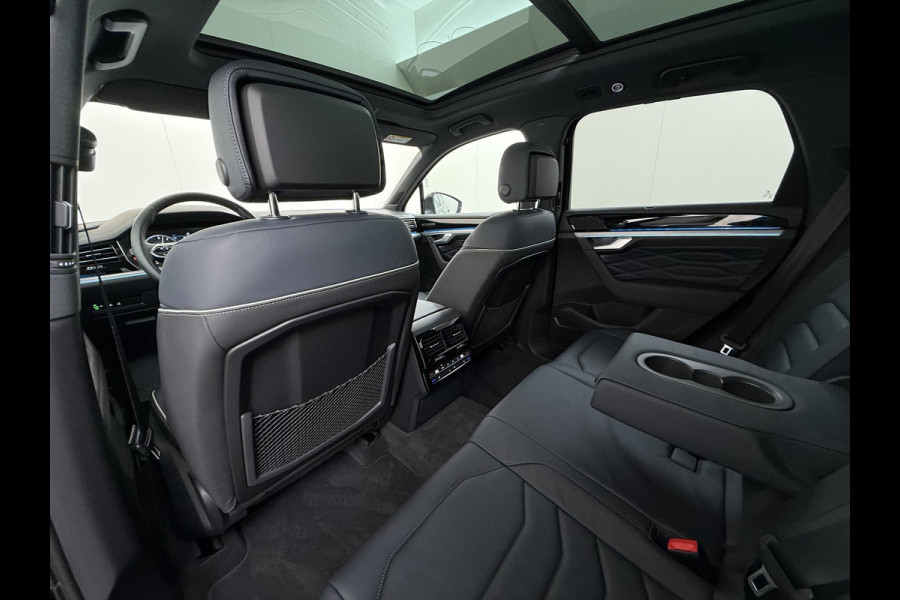 Volkswagen Touareg 3.0 TSI Elegance LUCHTVERING| ELEK. TREKHAAK| LEDER| PANO | STOELVENTILATIE + MASSAGE| ACHTERBANK VERWARMD| MEMORY STOEL| 360 CAMERA| MEGA VOL!| RIJKLAAR!! |