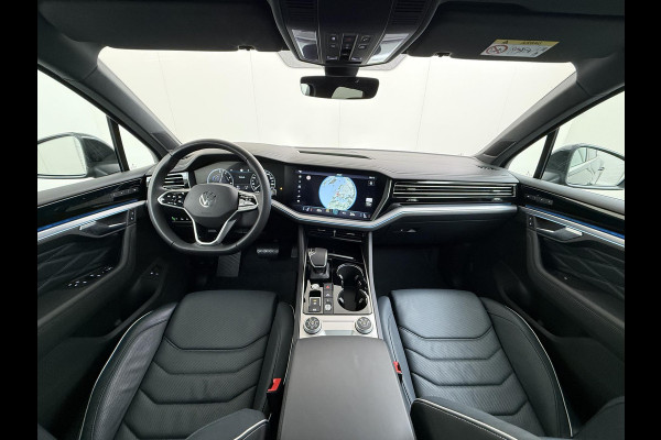 Volkswagen Touareg 3.0 TSI Elegance LUCHTVERING| ELEK. TREKHAAK| LEDER| PANO | STOELVENTILATIE + MASSAGE| ACHTERBANK VERWARMD| MEMORY STOEL| 360 CAMERA| MEGA VOL!| RIJKLAAR!! |