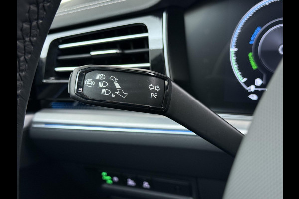 Volkswagen Touareg 3.0 TSI Elegance LUCHTVERING| ELEK. TREKHAAK| LEDER| PANO | STOELVENTILATIE + MASSAGE| ACHTERBANK VERWARMD| MEMORY STOEL| 360 CAMERA| MEGA VOL!| RIJKLAAR!! |