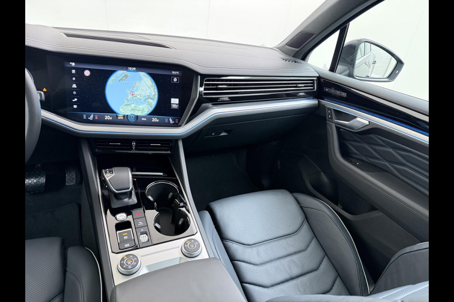 Volkswagen Touareg 3.0 TSI Elegance LUCHTVERING| ELEK. TREKHAAK| LEDER| PANO | STOELVENTILATIE + MASSAGE| ACHTERBANK VERWARMD| MEMORY STOEL| 360 CAMERA| MEGA VOL!| RIJKLAAR!! |