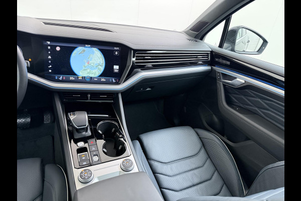 Volkswagen Touareg 3.0 TSI Elegance LUCHTVERING| ELEK. TREKHAAK| LEDER| PANO | STOELVENTILATIE + MASSAGE| ACHTERBANK VERWARMD| MEMORY STOEL| 360 CAMERA| MEGA VOL!| RIJKLAAR!! |