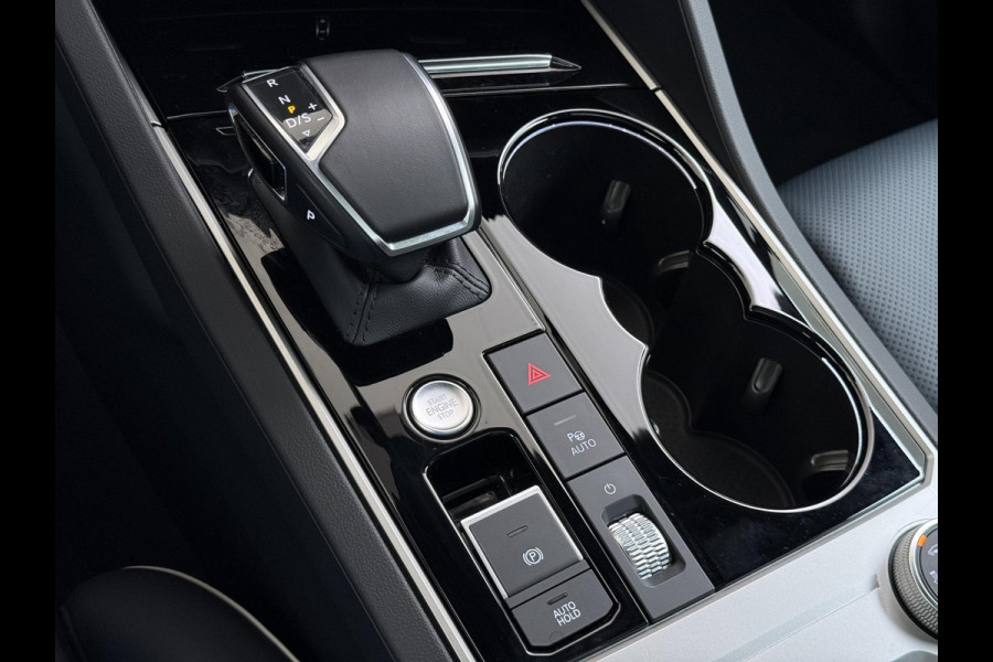 Volkswagen Touareg 3.0 TSI Elegance LUCHTVERING| ELEK. TREKHAAK| LEDER| PANO | STOELVENTILATIE + MASSAGE| ACHTERBANK VERWARMD| MEMORY STOEL| 360 CAMERA| MEGA VOL!| RIJKLAAR!! |