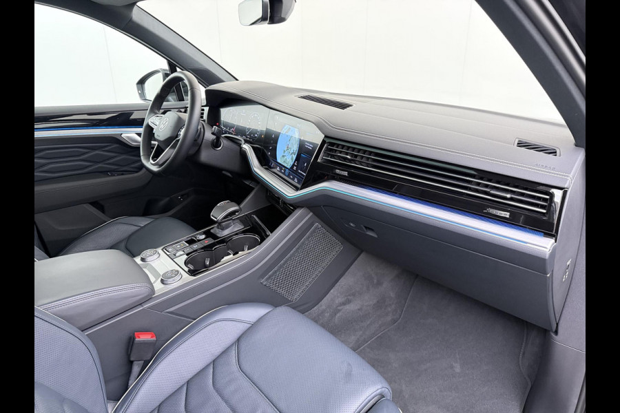 Volkswagen Touareg 3.0 TSI Elegance LUCHTVERING| ELEK. TREKHAAK| LEDER| PANO | STOELVENTILATIE + MASSAGE| ACHTERBANK VERWARMD| MEMORY STOEL| 360 CAMERA| MEGA VOL!| RIJKLAAR!! |