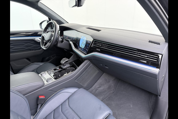 Volkswagen Touareg 3.0 TSI Elegance LUCHTVERING| ELEK. TREKHAAK| LEDER| PANO | STOELVENTILATIE + MASSAGE| ACHTERBANK VERWARMD| MEMORY STOEL| 360 CAMERA| MEGA VOL!| RIJKLAAR!! |