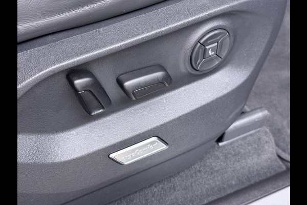 Volkswagen Touareg 3.0 TSI Elegance LUCHTVERING| ELEK. TREKHAAK| LEDER| PANO | STOELVENTILATIE + MASSAGE| ACHTERBANK VERWARMD| MEMORY STOEL| 360 CAMERA| MEGA VOL!| RIJKLAAR!! |