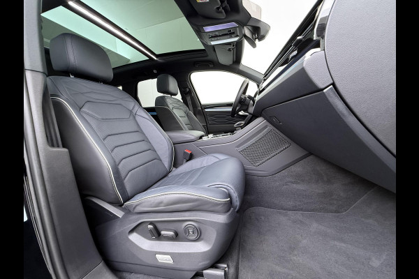 Volkswagen Touareg 3.0 TSI Elegance LUCHTVERING| ELEK. TREKHAAK| LEDER| PANO | STOELVENTILATIE + MASSAGE| ACHTERBANK VERWARMD| MEMORY STOEL| 360 CAMERA| MEGA VOL!| RIJKLAAR!! |
