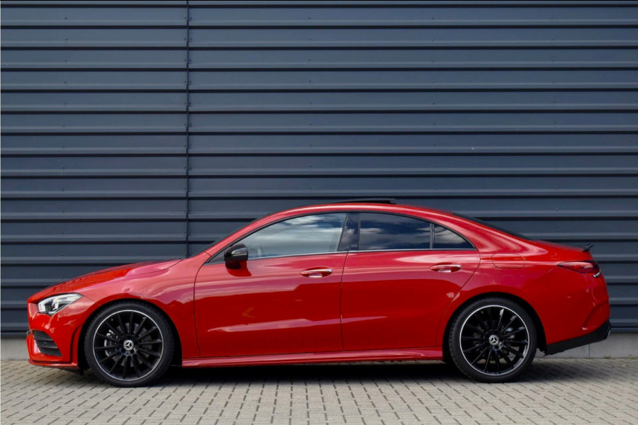 Mercedes-Benz CLA-Klasse 200 AMG Line | Panorama | Sfeerverlichting |  Widescreen Cockpit | Stoelverwarming |