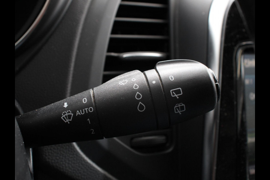 Renault Captur 1.3 TCe Intens Automaat Climate control, Navigatiesysteem, Achteruitrijcamera LM velgen Trekhaak