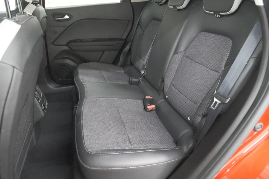 Renault Captur TCe 90 Intens | Navigatie | Camera | Parkeersensoren voor + achter | Apple Carplay