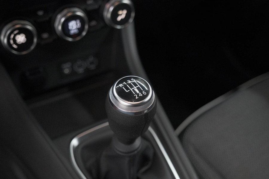 Renault Captur TCe 90 Intens | Navigatie | Camera | Parkeersensoren voor + achter | Apple Carplay