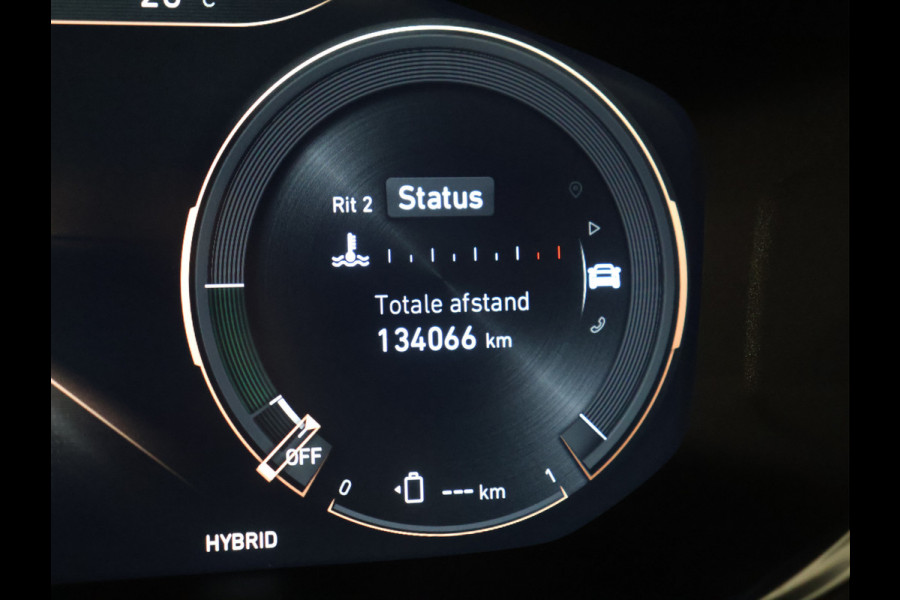 Lynk & Co 01 1.5 [SCHUIFKANTELDAK, TREKHAAK, APPLE CARPLAY, ANDROID, ADAPTIVE CRUISE CONTROL, STOELVERWARMING, MEMORY SEATS, CAMERA, DIGITAL DASH, INFINITY SOUND SYSTEM, DRAADLOOS OPLADEN, ELEKTRISCHE ACHTERK
