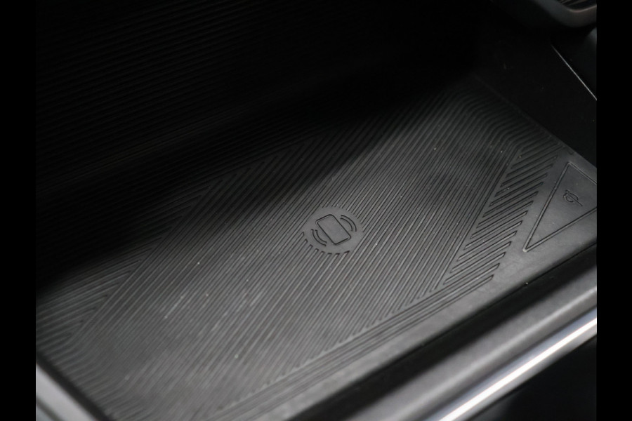 Lynk & Co 01 1.5 [SCHUIFKANTELDAK, TREKHAAK, APPLE CARPLAY, ANDROID, ADAPTIVE CRUISE CONTROL, STOELVERWARMING, MEMORY SEATS, CAMERA, DIGITAL DASH, INFINITY SOUND SYSTEM, DRAADLOOS OPLADEN, ELEKTRISCHE ACHTERK