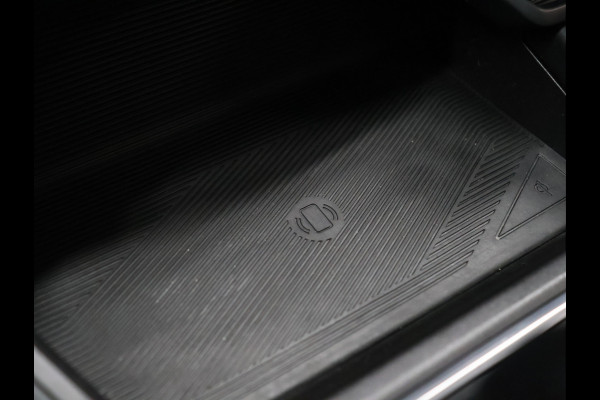 Lynk & Co 01 1.5 [SCHUIFKANTELDAK, TREKHAAK, APPLE CARPLAY, ANDROID, ADAPTIVE CRUISE CONTROL, STOELVERWARMING, MEMORY SEATS, CAMERA, DIGITAL DASH, INFINITY SOUND SYSTEM, DRAADLOOS OPLADEN, ELEKTRISCHE ACHTERK