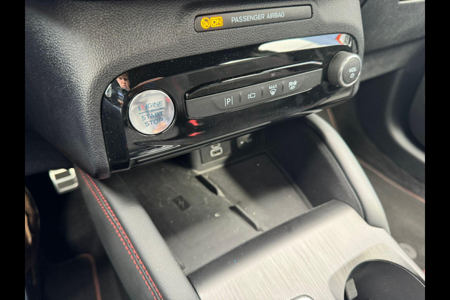 Ford Kuga 2.5 PHEV ST-Line X 243pk | Trekhaak |  Winterpack | Driver Assistance Pack | AGR-Stoelen | Orig. NL auto