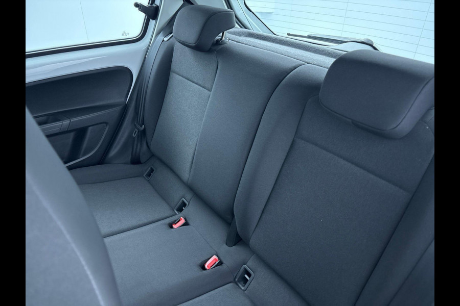 Volkswagen up! 1.0 65 pk | Navigatie via App | Parkeersensoren (achter) | Achteruitrijcamera | Cruise control | Lane assist | Start/Stop systeem |