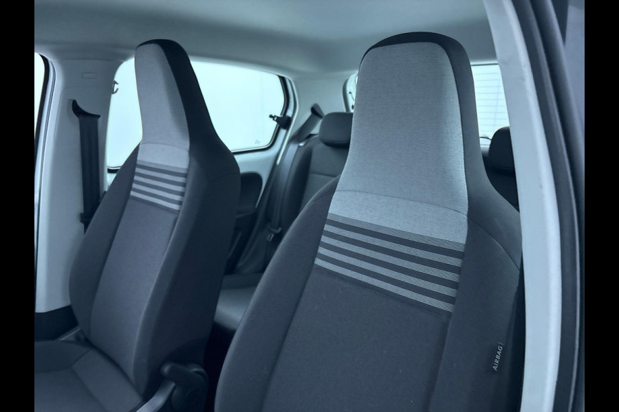 Volkswagen up! 1.0 65 pk | Navigatie via App | Parkeersensoren (achter) | Achteruitrijcamera | Cruise control | Lane assist | Start/Stop systeem |