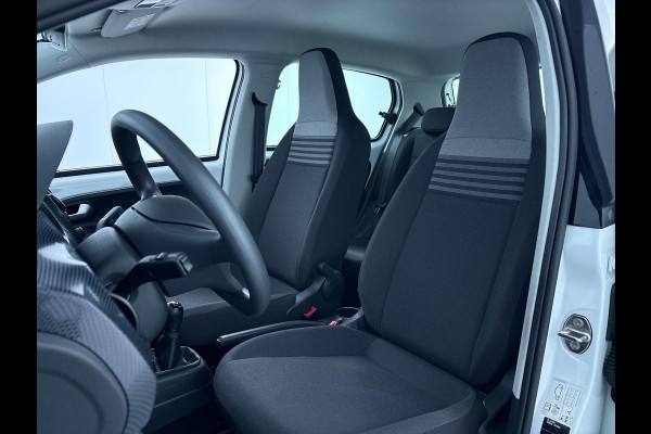 Volkswagen up! 1.0 65 pk | Navigatie via App | Parkeersensoren (achter) | Achteruitrijcamera | Cruise control | Lane assist | Start/Stop systeem |