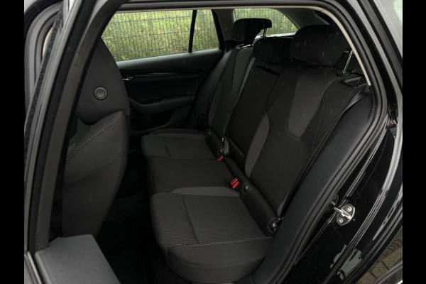 Škoda Octavia Combi 1.0 e-TSI Business Edition | PDC | Carplay | Cruise Control | Eerste eigenaar |