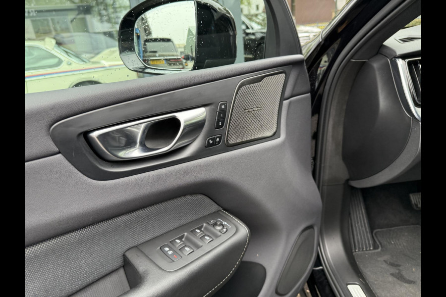 Volvo XC60 2.0 T6 Plug-in hybrid AWD Plus Black Edition SOH 100% | HARMAN KARDON| PANO| CAMERA | STOEL + STUURVERWARMING| PILOT ASSIST| MEMORY STOELEN| ACHTERBANK VERWARMD|