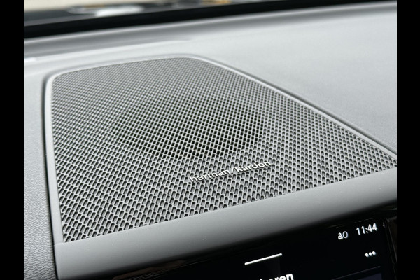 Volvo XC60 2.0 T6 Plug-in hybrid AWD Plus Black Edition SOH 100% | HARMAN KARDON| PANO| CAMERA | STOEL + STUURVERWARMING| PILOT ASSIST| MEMORY STOELEN| ACHTERBANK VERWARMD|