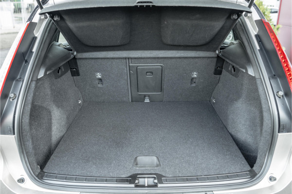 Volvo XC40 Recharge Core | 70 KWH | AppleCar/Android | Camera | 19"LMV | Eerste eigenaar | Zwarte hemel