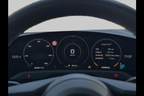 Porsche Taycan 4S Performance 84kWh(Dealer OndH, Carplay, Camera, Lane Assist, Addapt Cruise Con, Etc)