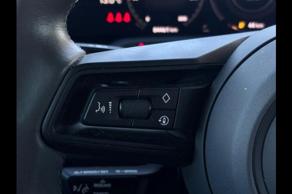Porsche Taycan 4S Performance 84kWh(Dealer OndH, Carplay, Camera, Lane Assist, Addapt Cruise Con, Etc)