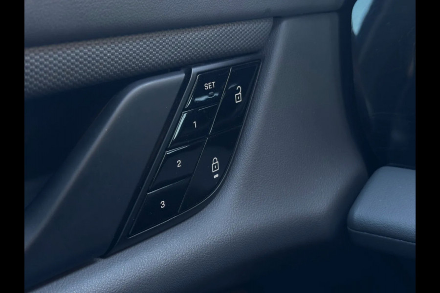 Porsche Taycan 4S Performance 84kWh(Dealer OndH, Carplay, Camera, Lane Assist, Addapt Cruise Con, Etc)