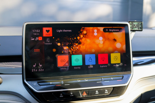 Volkswagen Id.6 Crozz | UNIEK | PANO | HUD | MEMORY | MASSAGE | ACC | 360 | 4X STOELVERWARMING |