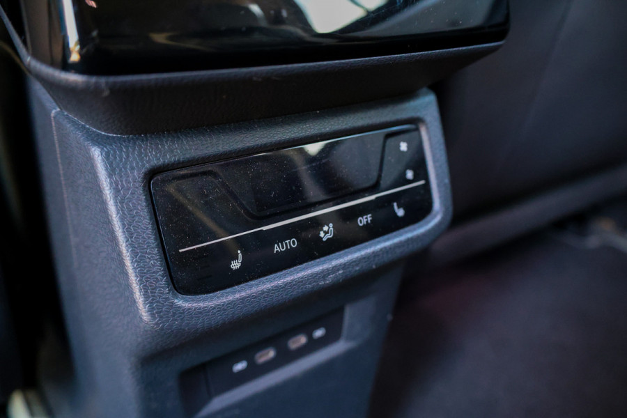 Volkswagen Id.6 Crozz | UNIEK | PANO | HUD | MEMORY | MASSAGE | ACC | 360 | 4X STOELVERWARMING |