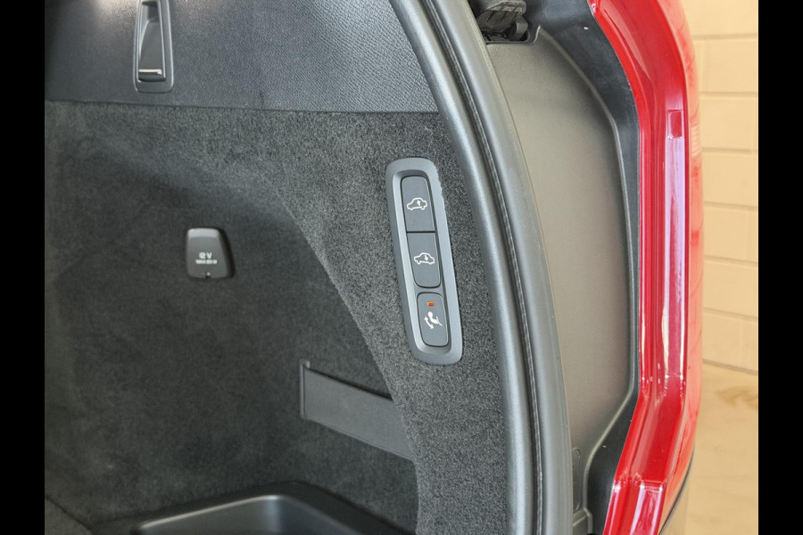 Volvo XC90 2.0 T8 Recharge 450PK Aut. AWD Ultimate Bright | Panodak | Luchtvering | B & W | Trekhaak | Full options | Incl. garantie.