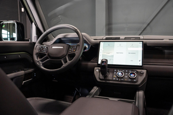 Land Rover Defender 110 2.0 P300e 110 X-Dynamic SE *Meridian / Luchtvering / Panorama / Memory / Surround-View / Winterpakket*