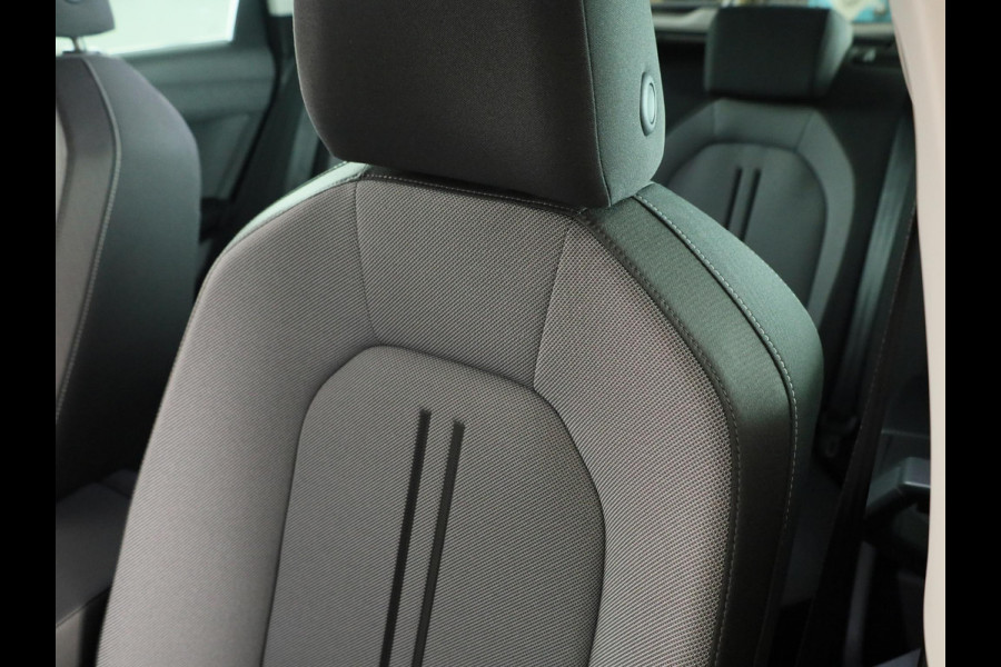 Seat Leon Sportstourer 1.5 TSI e-Hybrid Style Business Intense | Technology Pakket | Keyless Entry | Verwarmbare Voorstoelen + Stuurwiel | Elektr. Achterklep | Nu 4.500,00,- Korting!