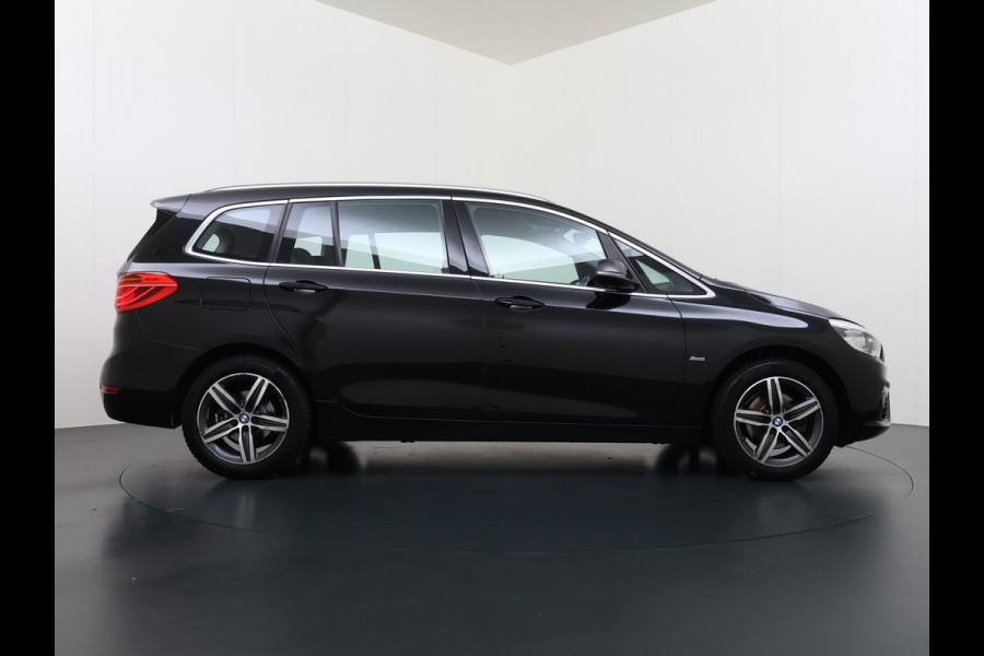 BMW 2 Serie Gran Tourer 218i Automaat Sport Trekhaak Navi Bluetooth Elek.Achterklep Cruise Control Ecc Executive Led Isofix Lmv 17" Regen-Lichtsensor 1.500KG Trekgewicht