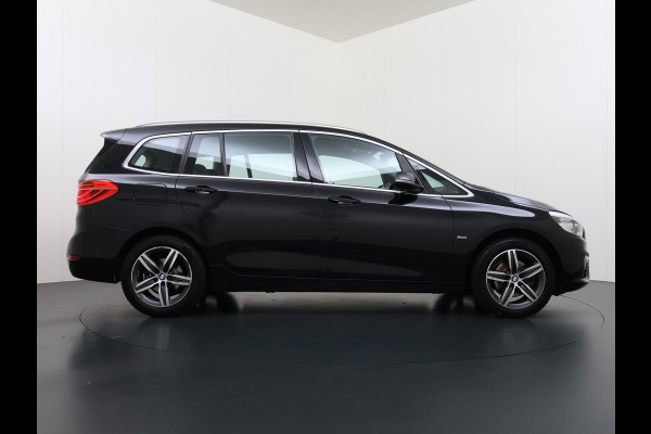 BMW 2 Serie Gran Tourer 218i Automaat Sport Trekhaak Navi Bluetooth Elek.Achterklep Cruise Control Ecc Executive Led Isofix Lmv 17" Regen-Lichtsensor 1.500KG Trekgewicht