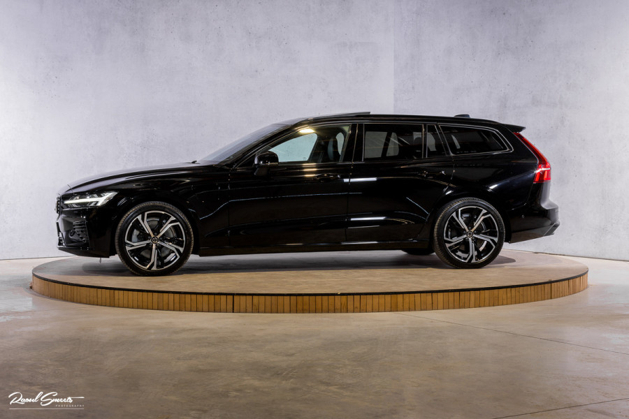 Volvo V60 2.0 T8 Plug-in hybrid AWD Ultimate Dark | Panoramadak | Adaptieve cruise | Blis | Memory | Harman Kardon |