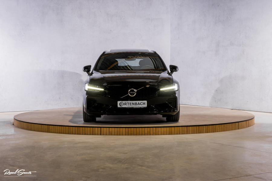 Volvo V60 2.0 T8 Plug-in hybrid AWD Ultimate Dark | Panoramadak | Adaptieve cruise | Blis | Memory | Harman Kardon |