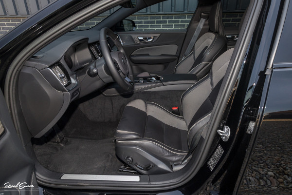 Volvo V60 2.0 T8 Plug-in hybrid AWD Ultimate Dark | Panoramadak | Adaptieve cruise | Blis | Memory | Harman Kardon |