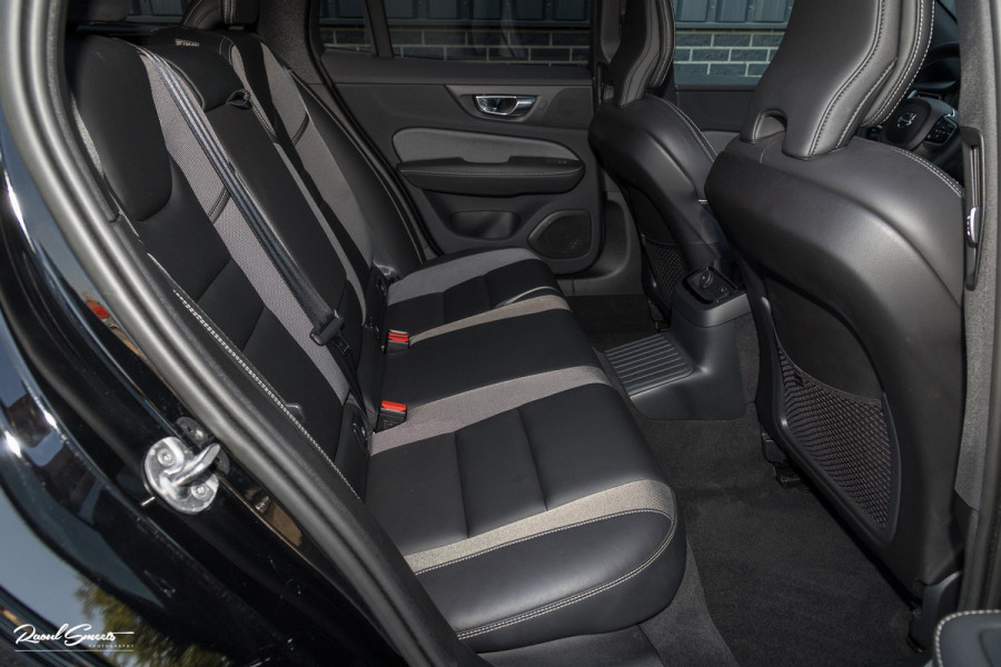 Volvo V60 2.0 T8 Plug-in hybrid AWD Ultimate Dark | Panoramadak | Adaptieve cruise | Blis | Memory | Harman Kardon |