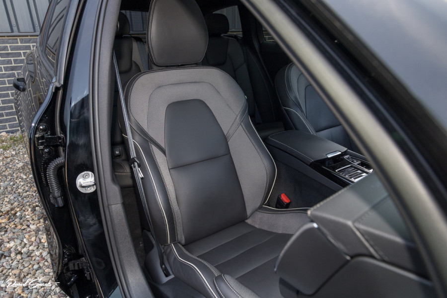 Volvo V60 2.0 T8 Plug-in hybrid AWD Ultimate Dark | Panoramadak | Adaptieve cruise | Blis | Memory | Harman Kardon |