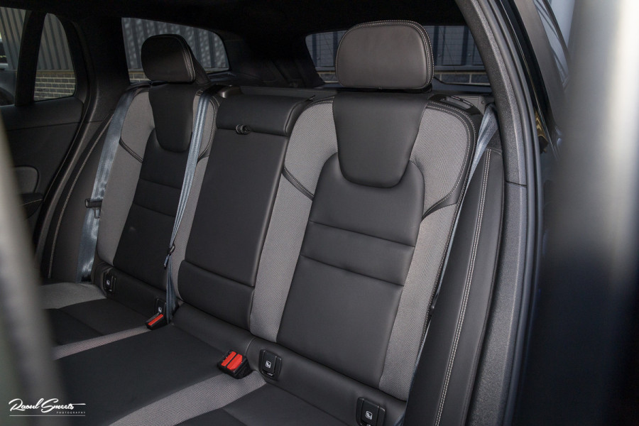 Volvo V60 2.0 T8 Plug-in hybrid AWD Ultimate Dark | Panoramadak | Adaptieve cruise | Blis | Memory | Harman Kardon |