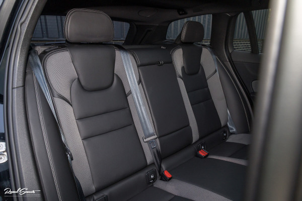 Volvo V60 2.0 T8 Plug-in hybrid AWD Ultimate Dark | Panoramadak | Adaptieve cruise | Blis | Memory | Harman Kardon |